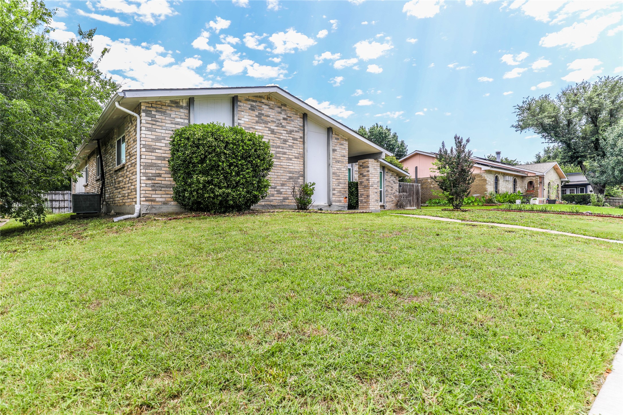 3718 Pinoak Drive Grand Prairie TX 75052