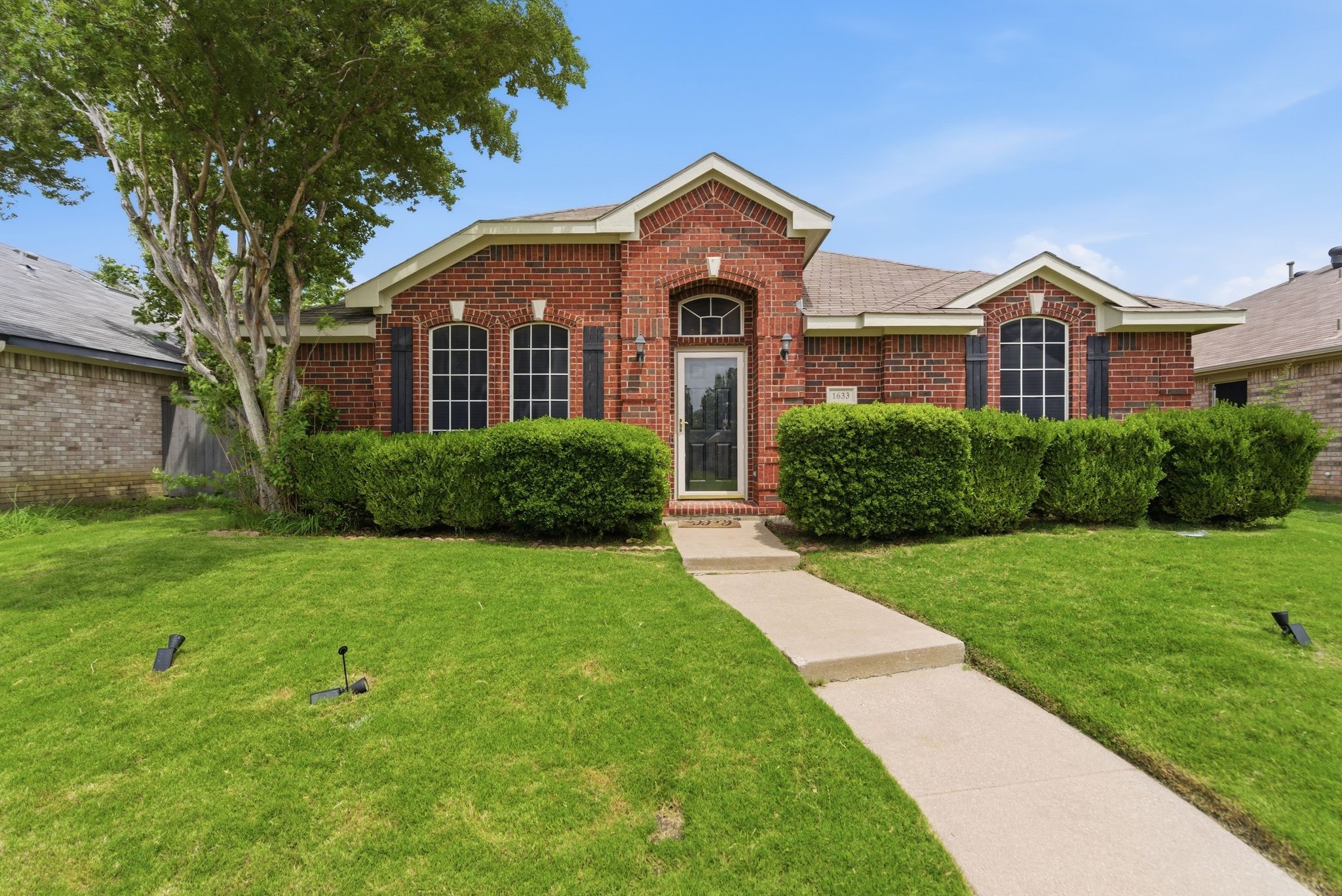 1633 Yellowstone Avenue Lewisville TX 75077