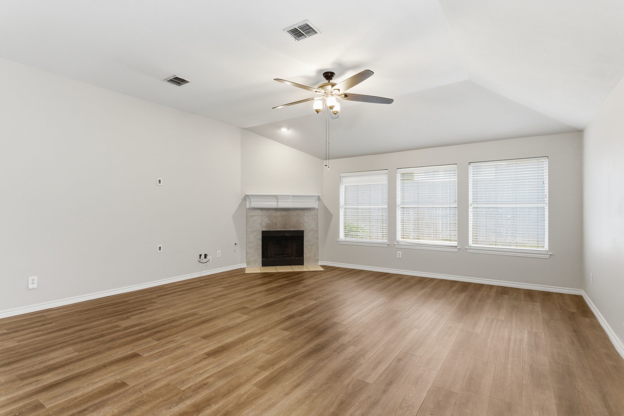 1633 Yellowstone Avenue Lewisville TX 75077
