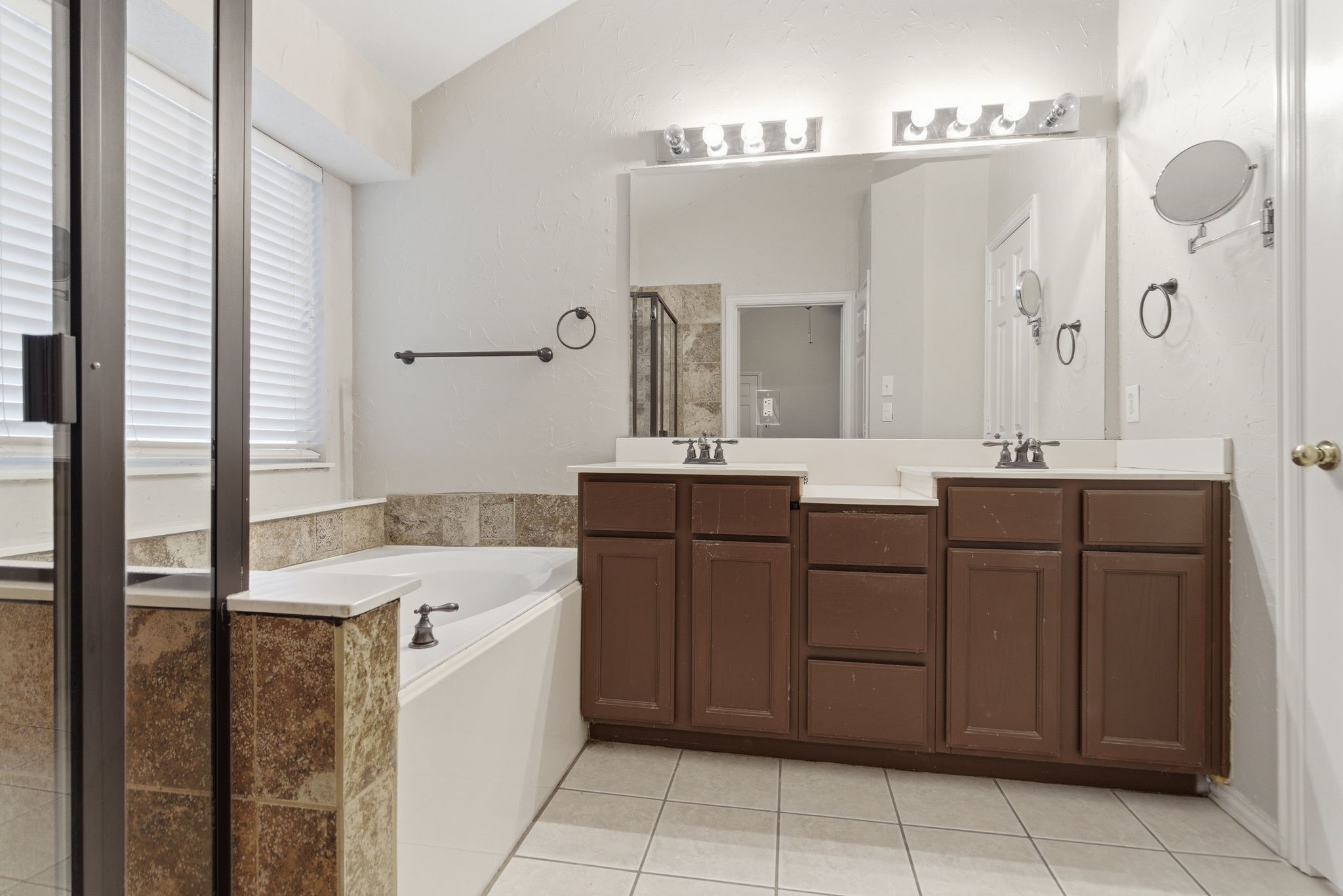 1633 Yellowstone Avenue Lewisville TX 75077