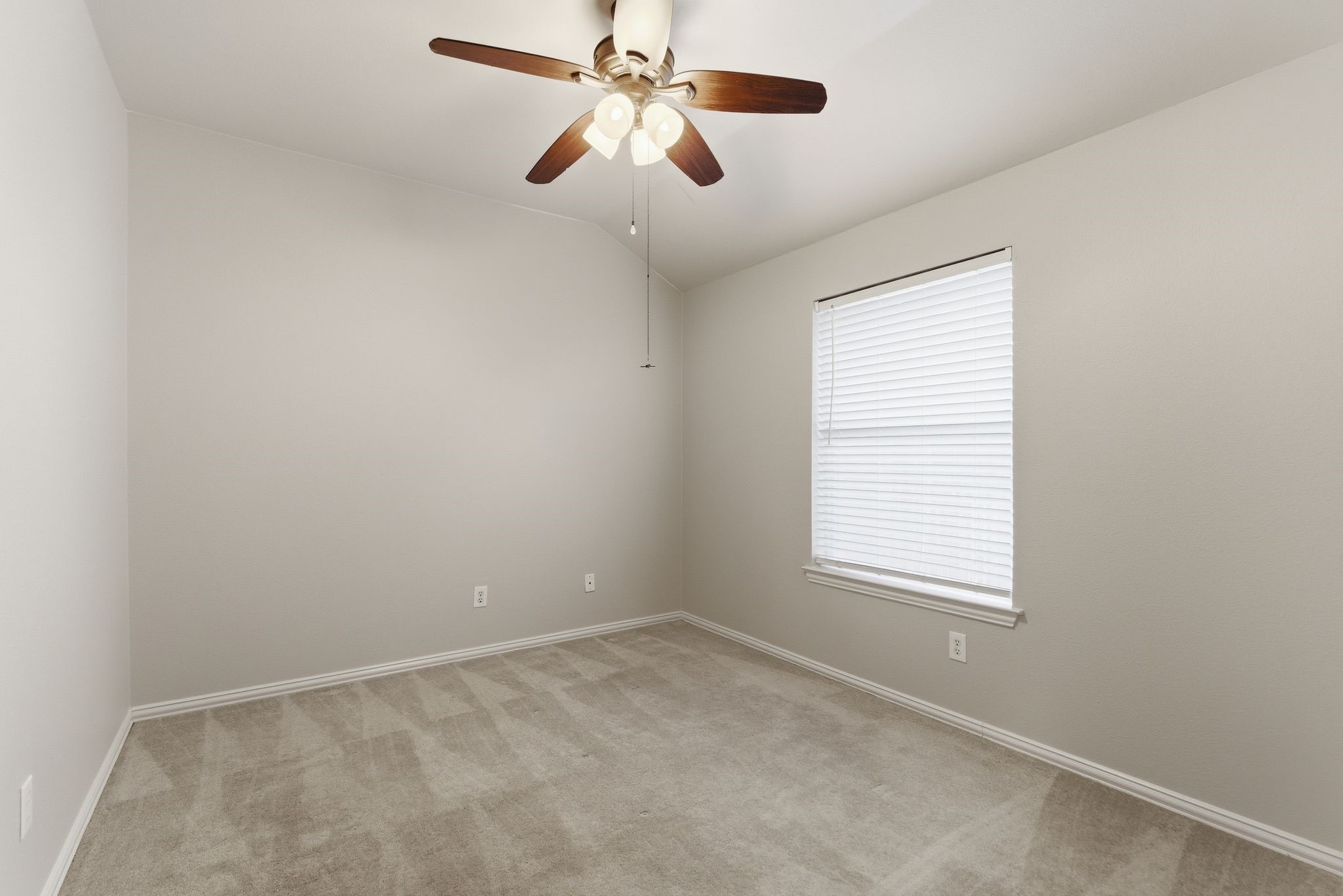 1633 Yellowstone Avenue Lewisville TX 75077