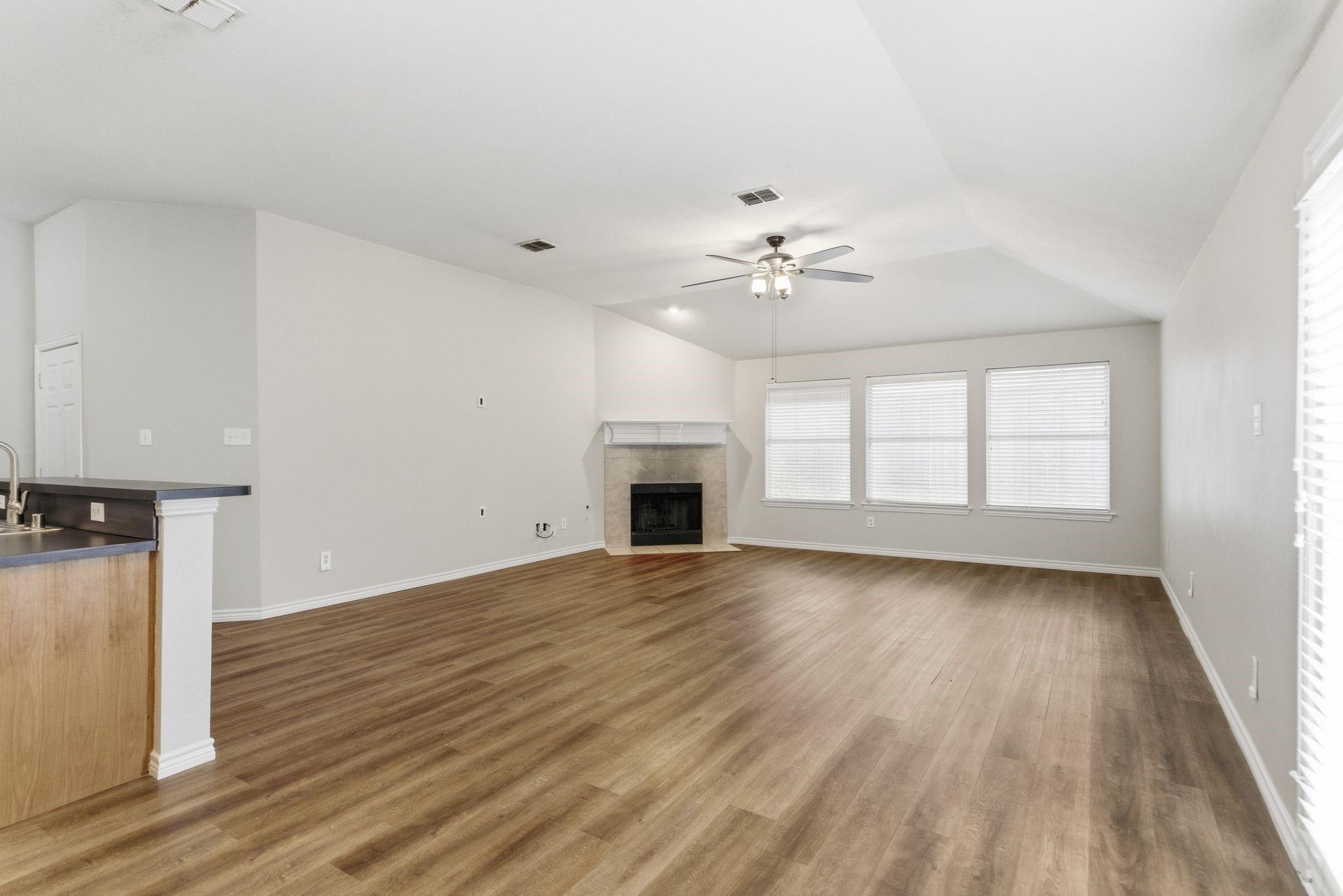 1633 Yellowstone Avenue Lewisville TX 75077