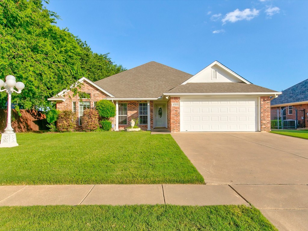 1727 Blackfoot Drive Cleburne TX 76033