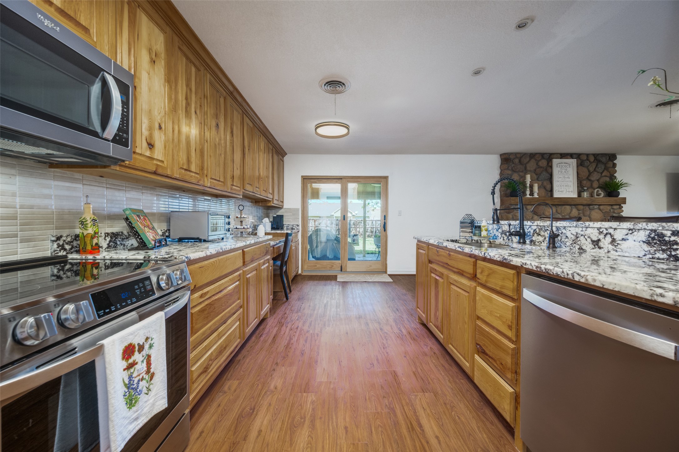 1406 Jackson Street Bowie TX 76230