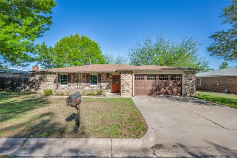 1406 Jackson Street Bowie TX 76230