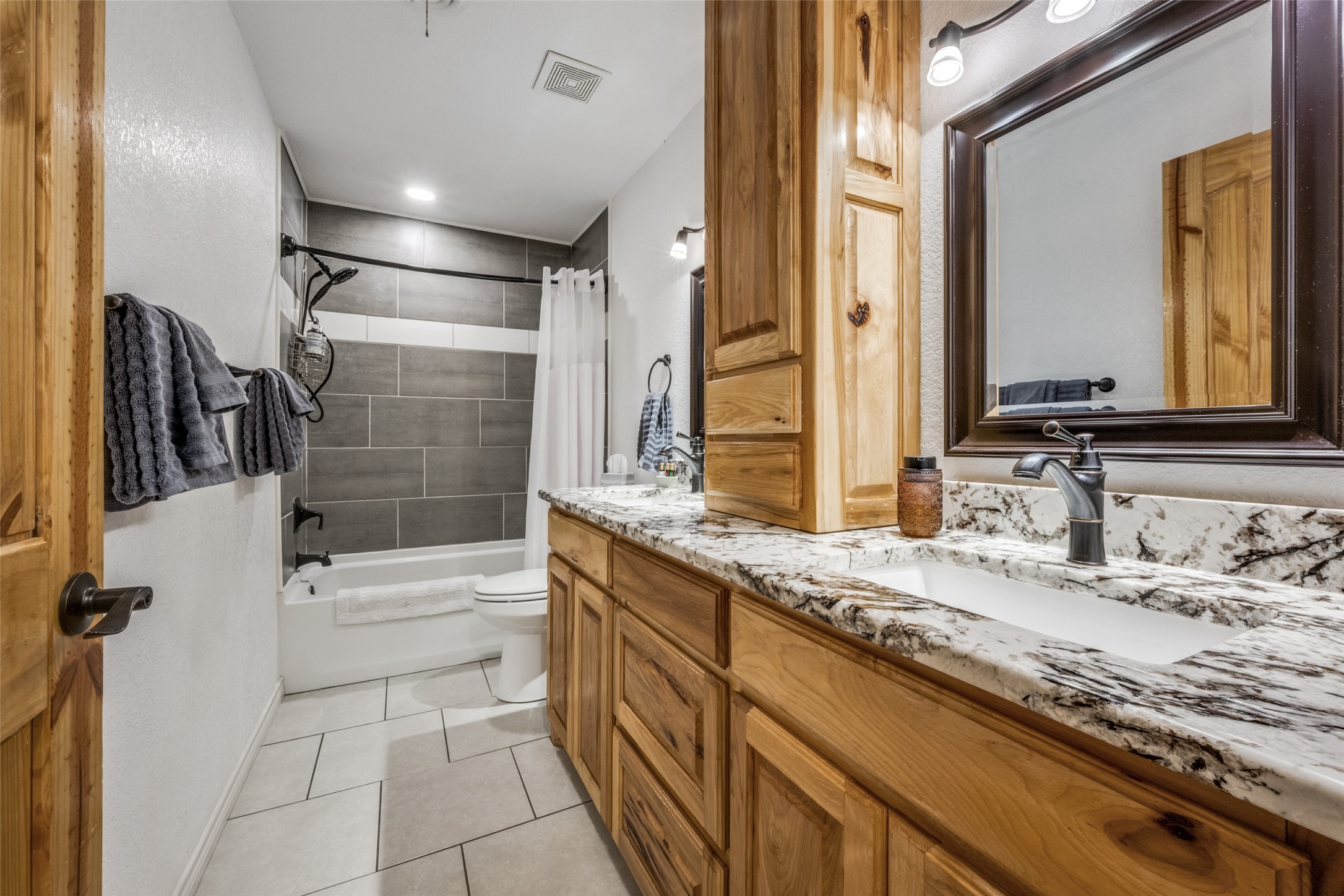 1406 Jackson Street Bowie TX 76230