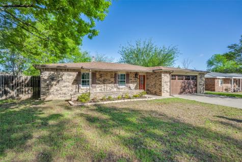 1406 Jackson Street Bowie TX 76230