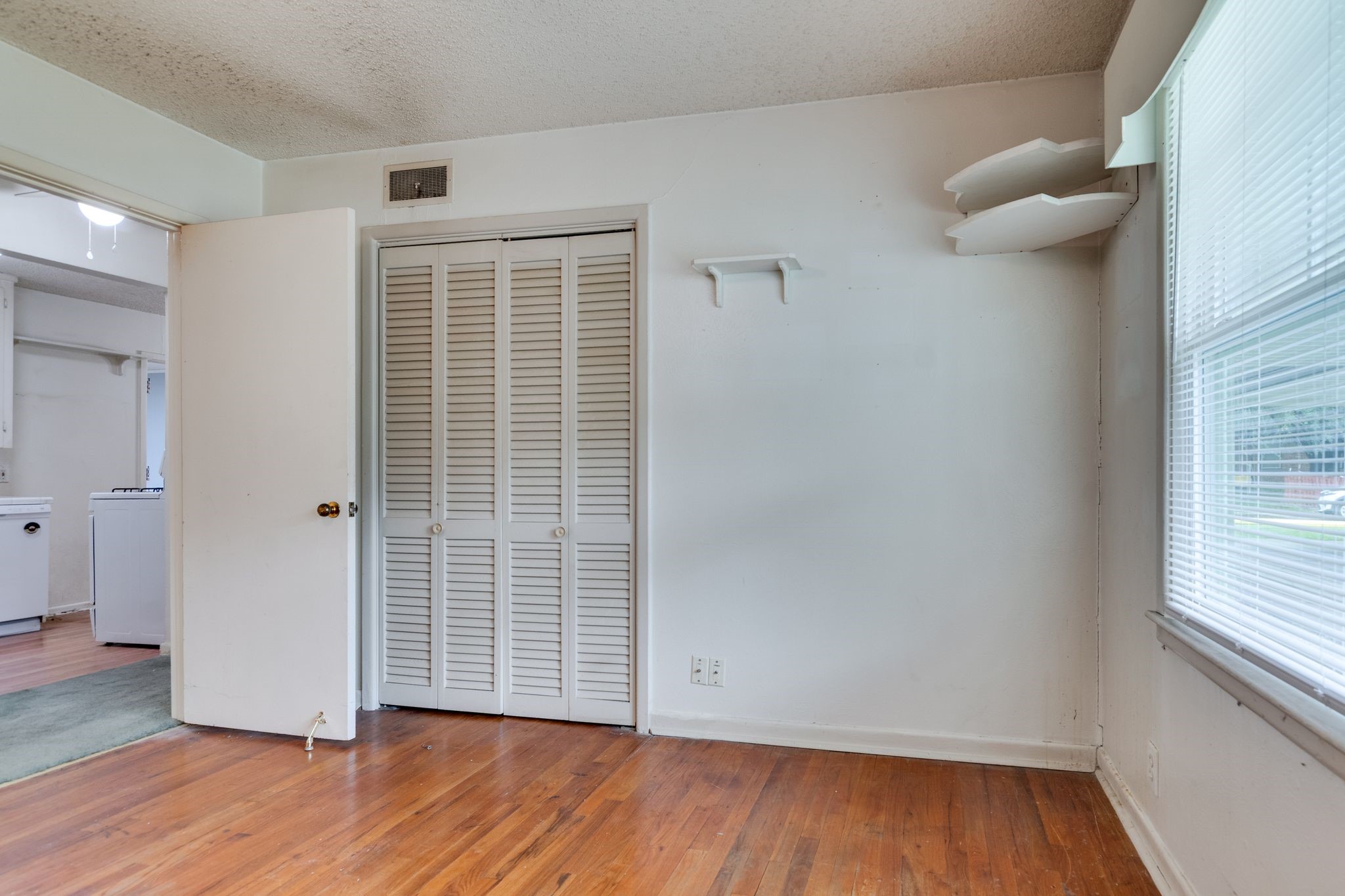 5205 Roxie Street Haltom City TX 76117