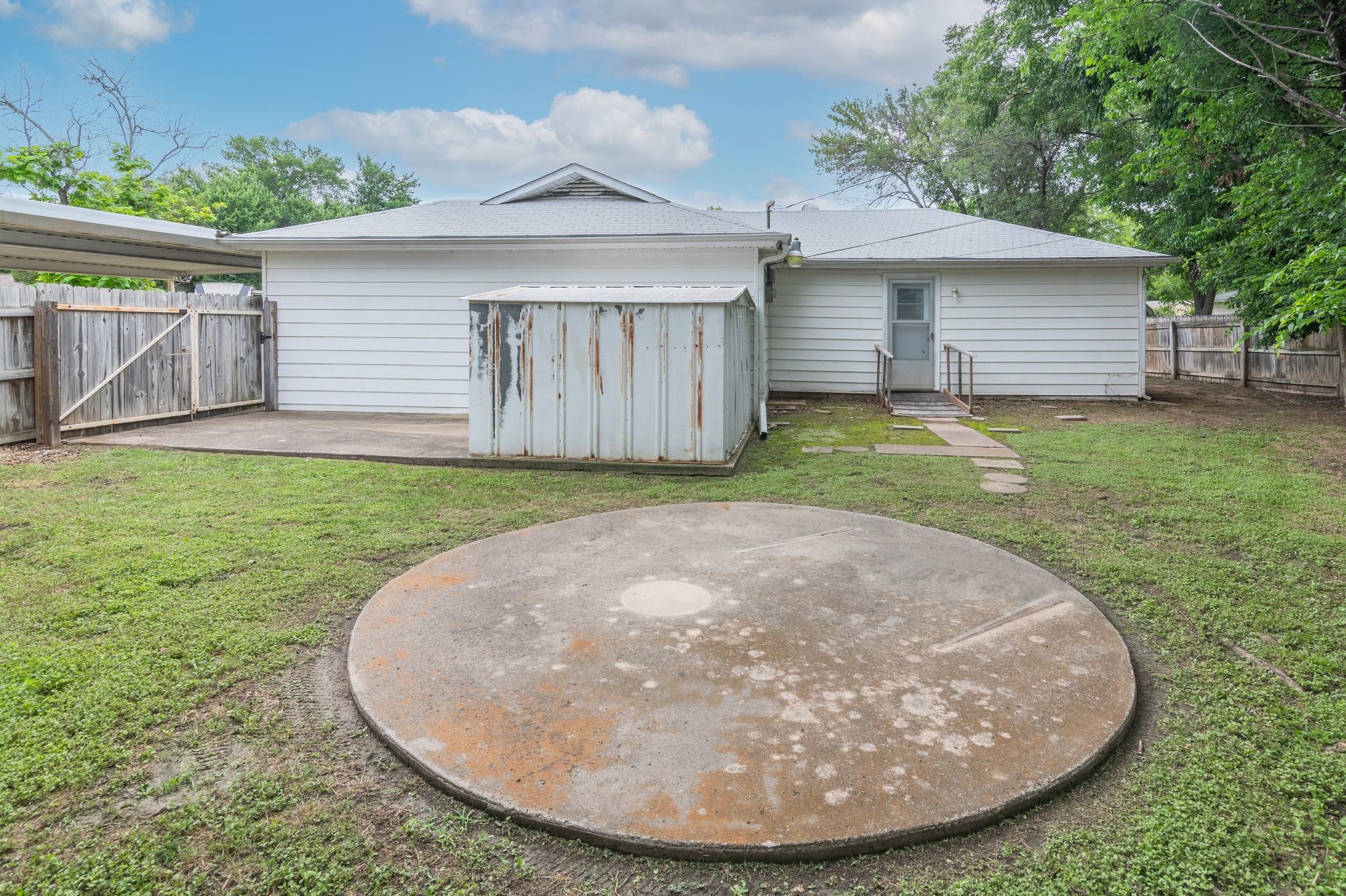 5205 Roxie Street Haltom City TX 76117