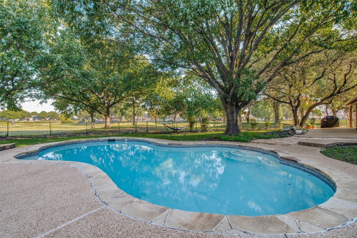 501 Palm Desert Drive Garland TX 75044
