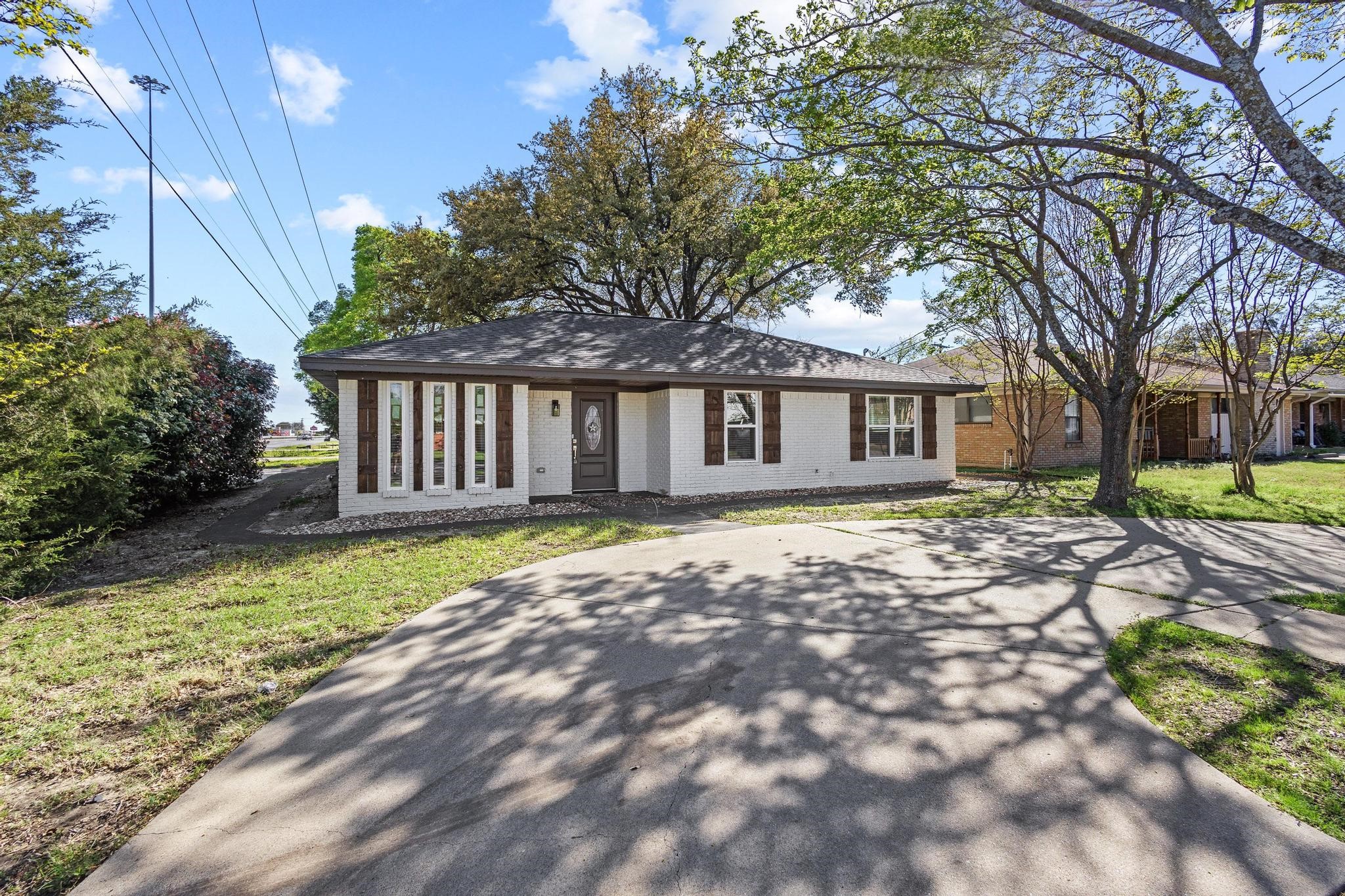 2401 Hillcrest Avenue Greenville TX 75402