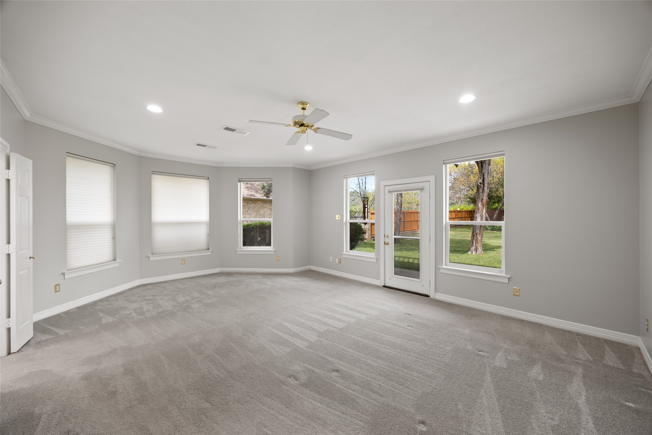 8 Equestrian Trail Duncanville TX 75116