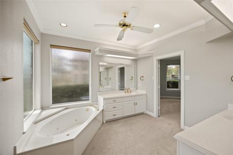 8 Equestrian Trail Duncanville TX 75116