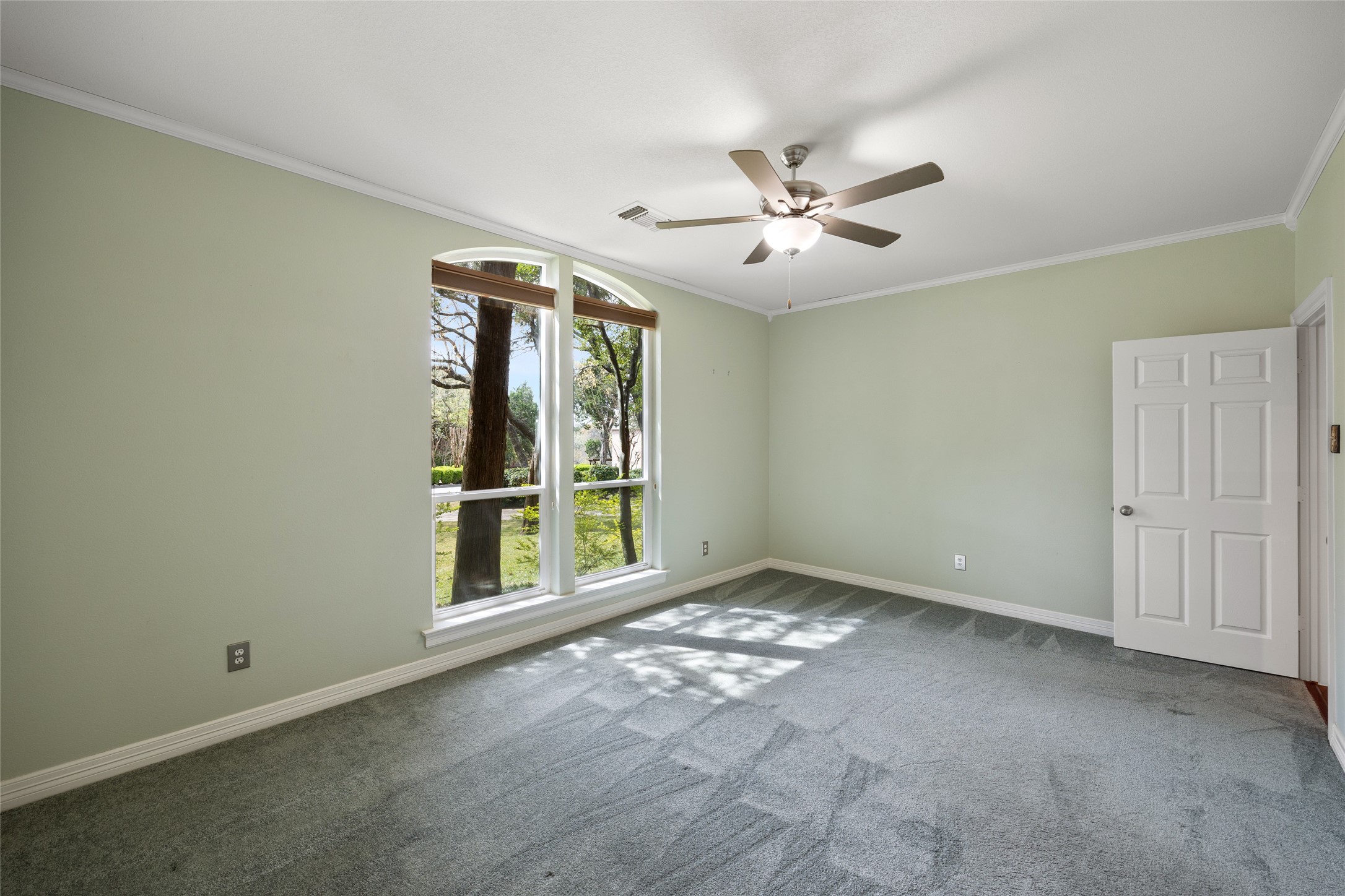 8 Equestrian Trail Duncanville TX 75116