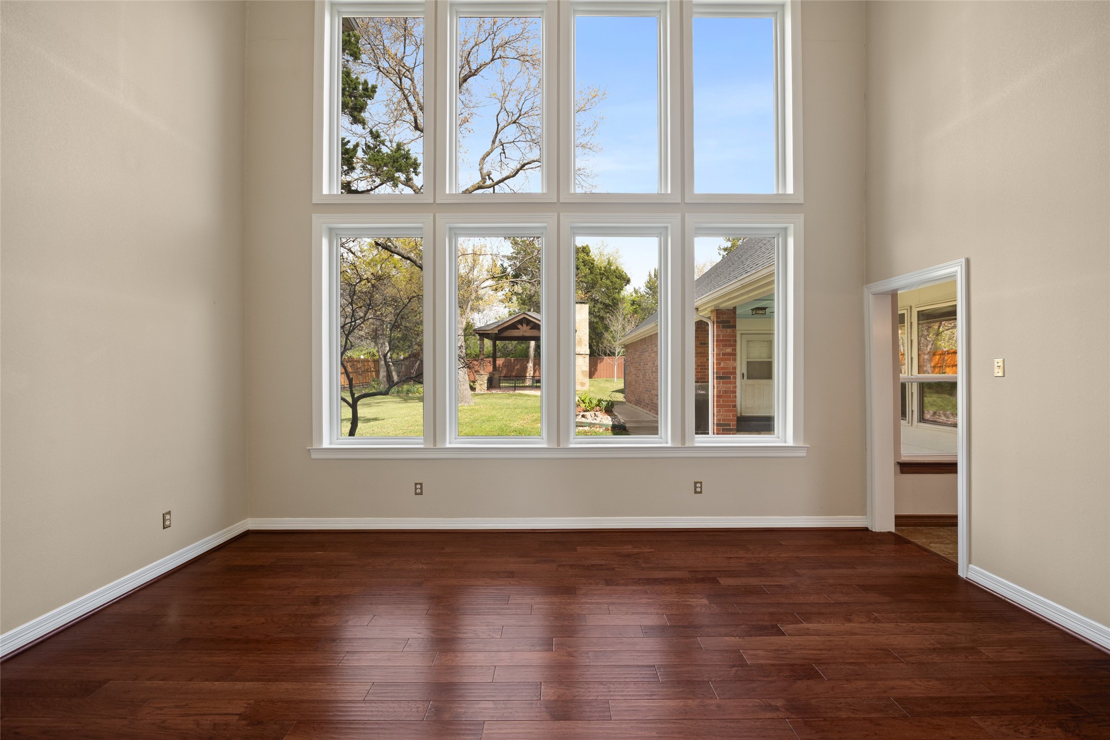 8 Equestrian Trail Duncanville TX 75116