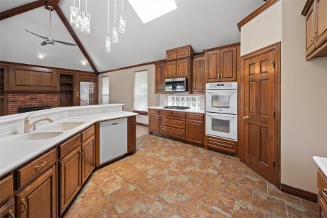 8 Equestrian Trail Duncanville TX 75116