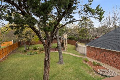 8 Equestrian Trail Duncanville TX 75116
