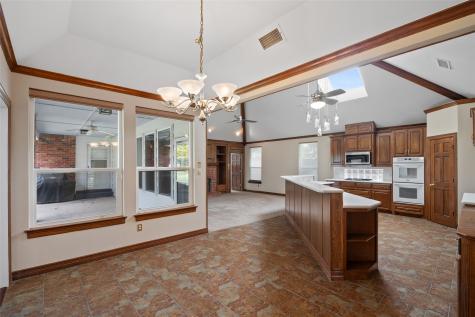 8 Equestrian Trail Duncanville TX 75116
