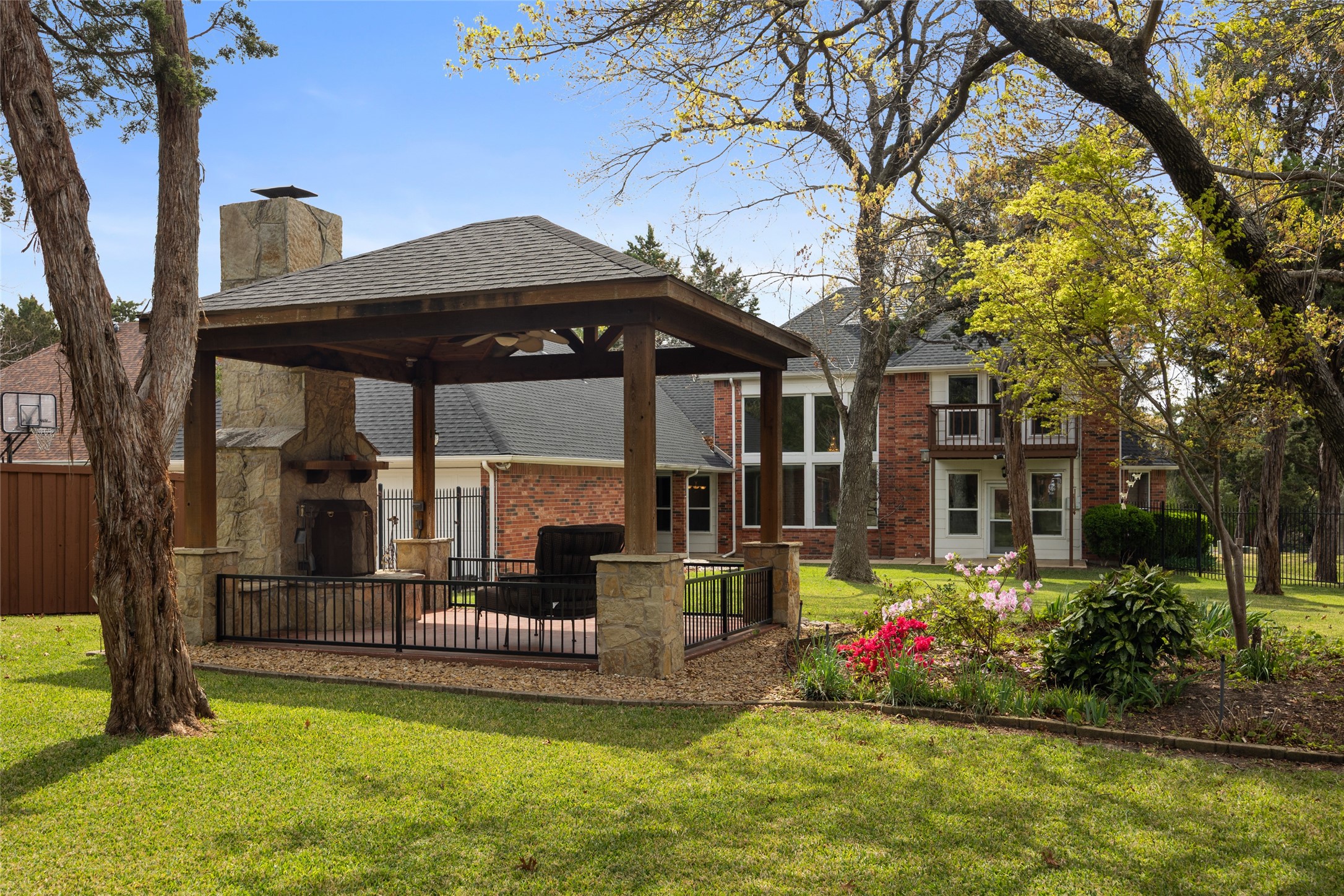 8 Equestrian Trail Duncanville TX 75116