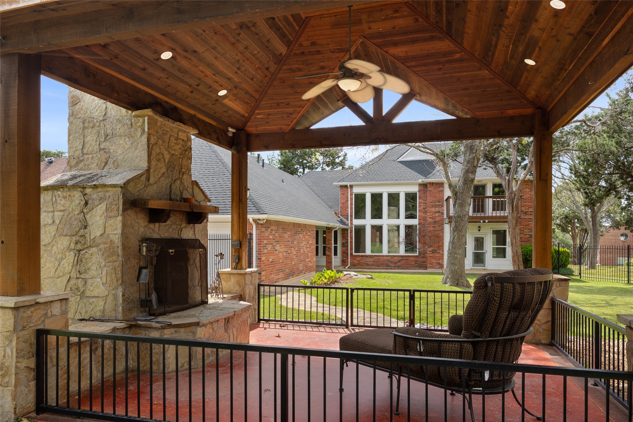 8 Equestrian Trail Duncanville TX 75116