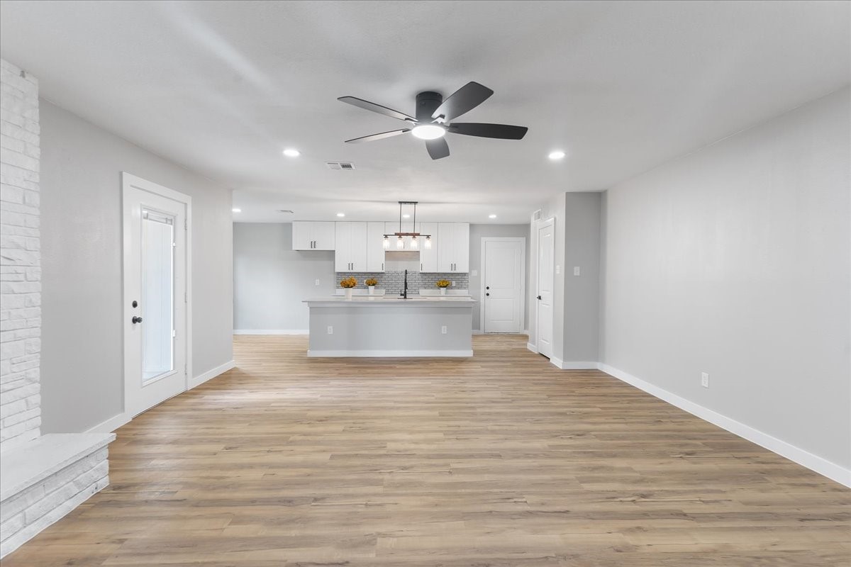 706 W Five Mile Parkway Dallas TX 75224