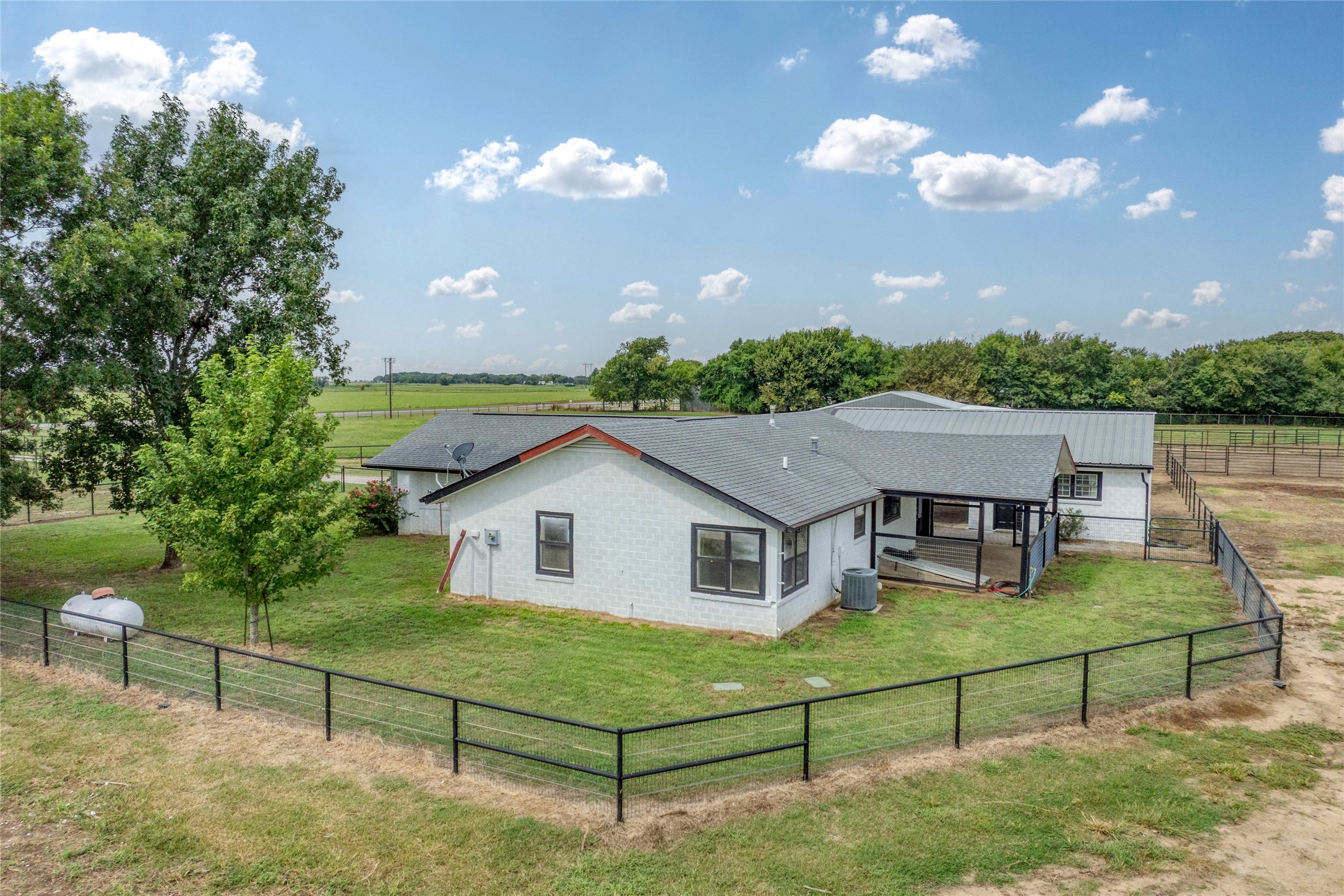 27403 State Highway 56 Whitesboro TX 76273