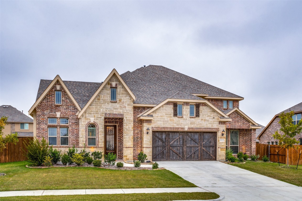 1013 Vista Lane Desoto TX 75115