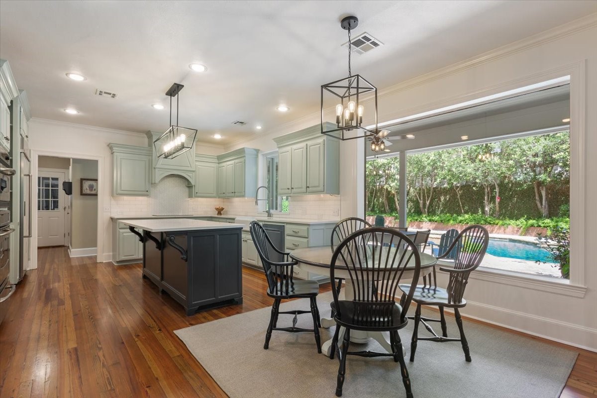 12002 Woodbriar Circle Woodway TX 76712