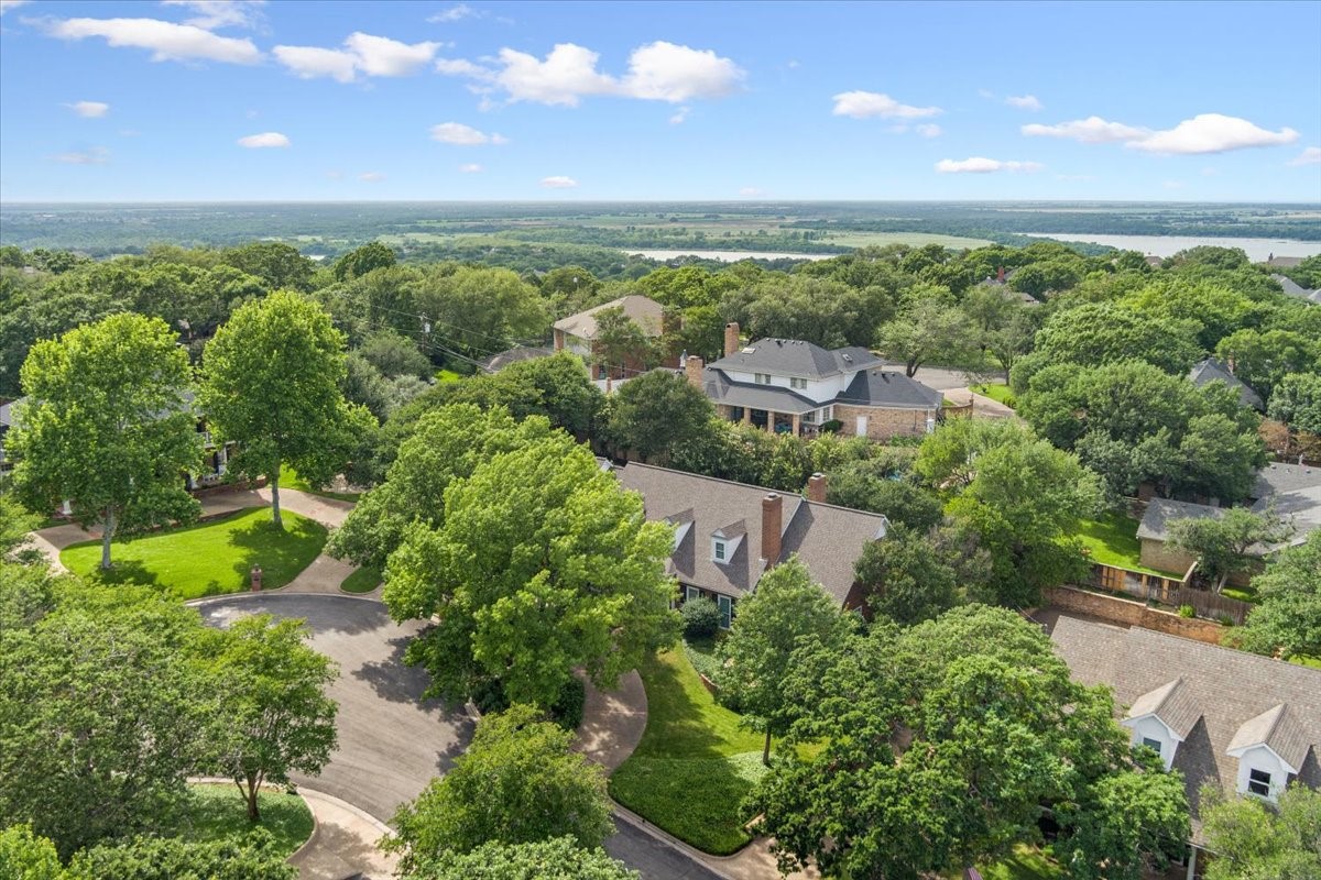 12002 Woodbriar Circle Woodway TX 76712