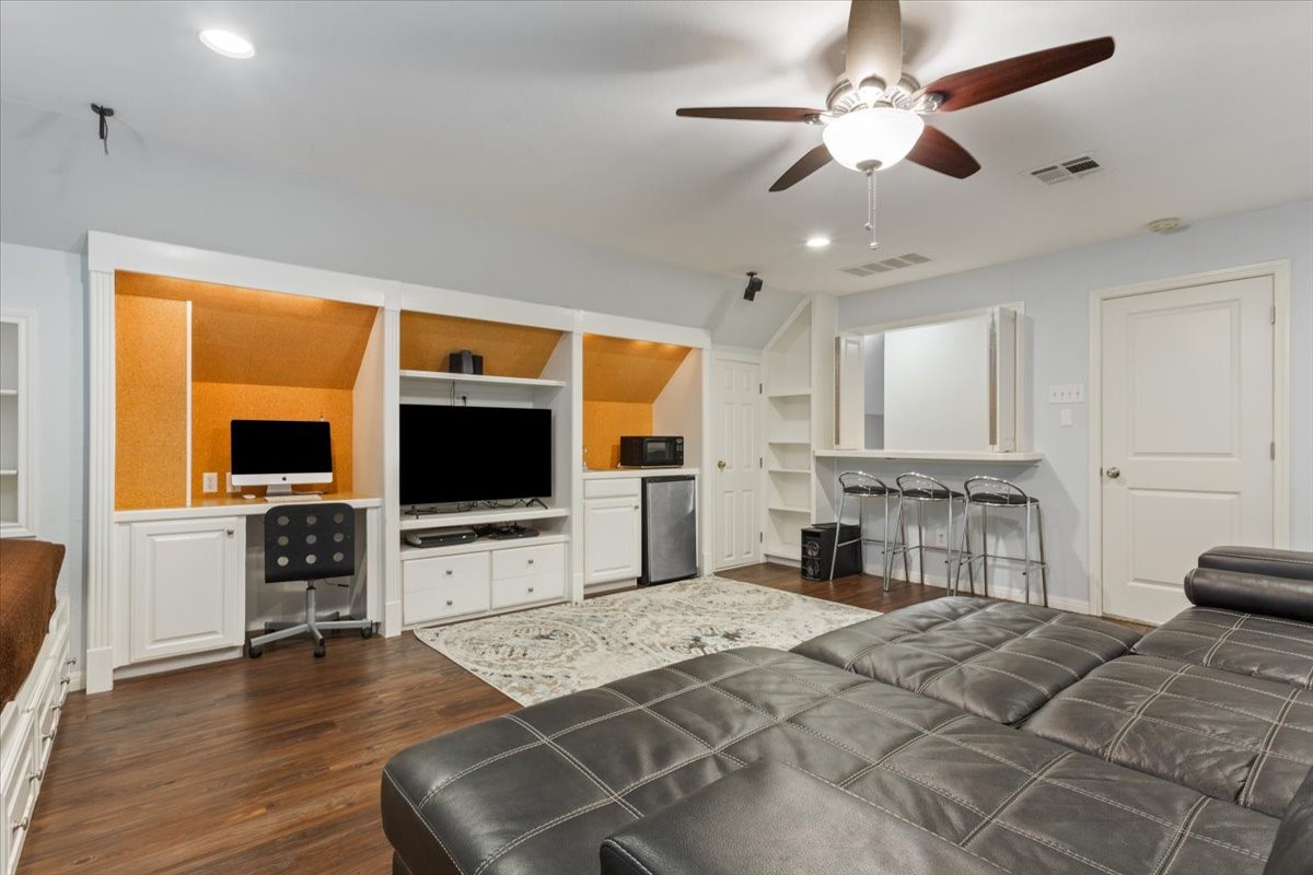 12002 Woodbriar Circle Woodway TX 76712