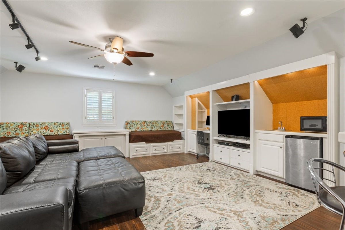 12002 Woodbriar Circle Woodway TX 76712