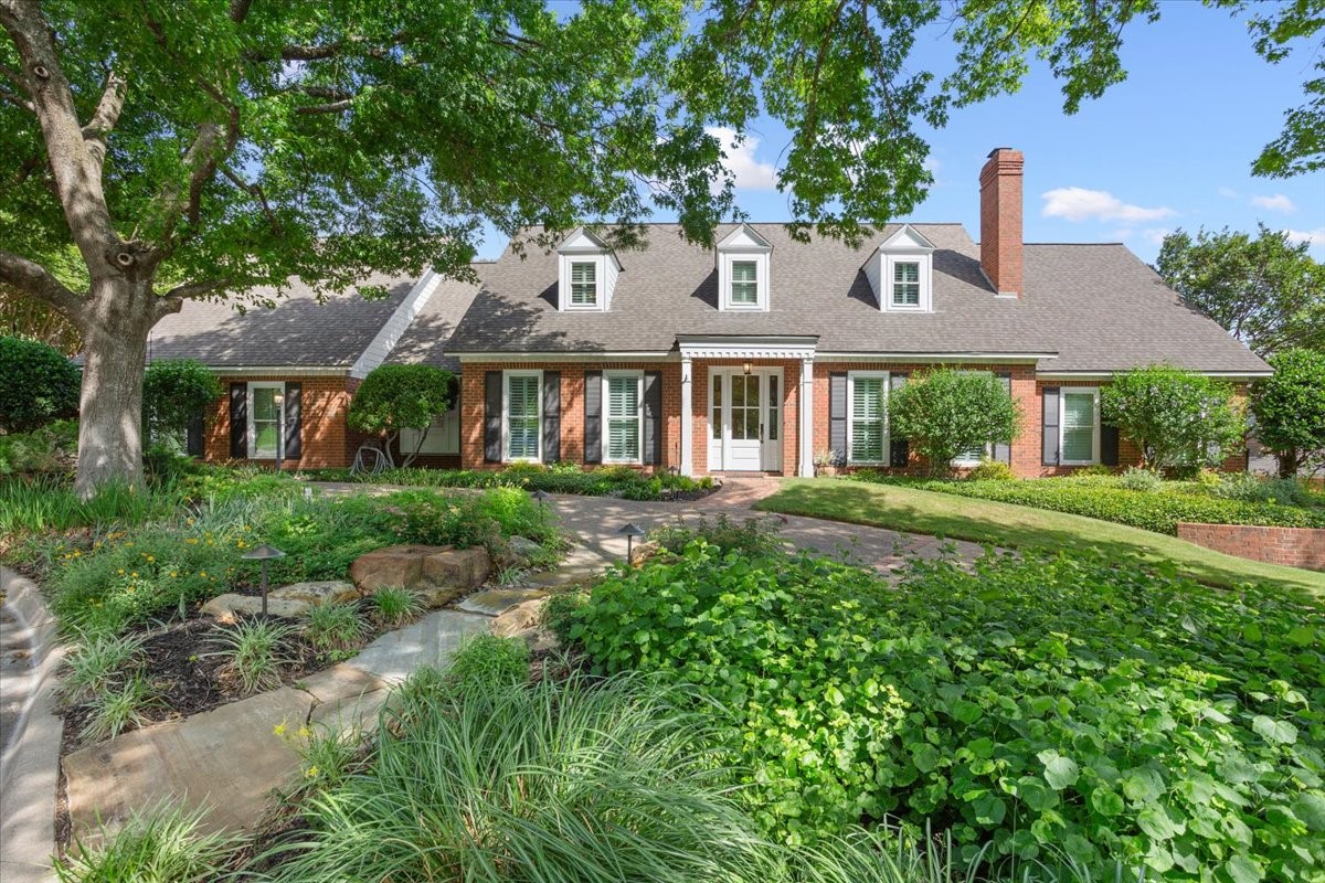 12002 Woodbriar Circle Woodway TX 76712