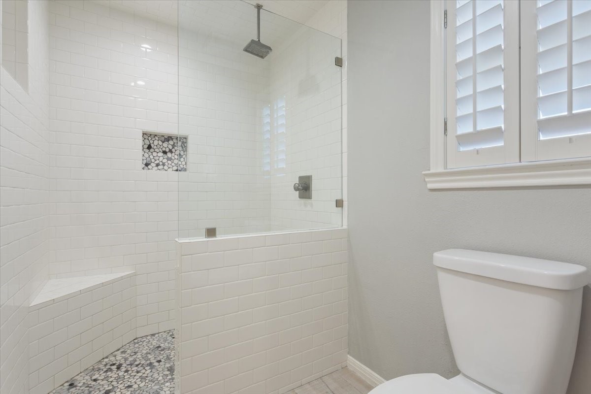 12002 Woodbriar Circle Woodway TX 76712