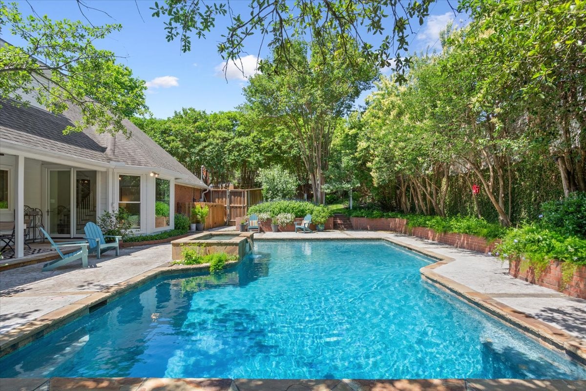12002 Woodbriar Circle Woodway TX 76712