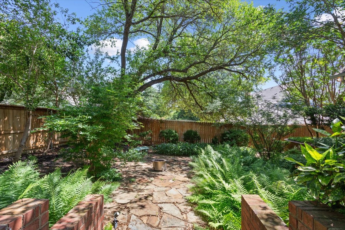 12002 Woodbriar Circle Woodway TX 76712