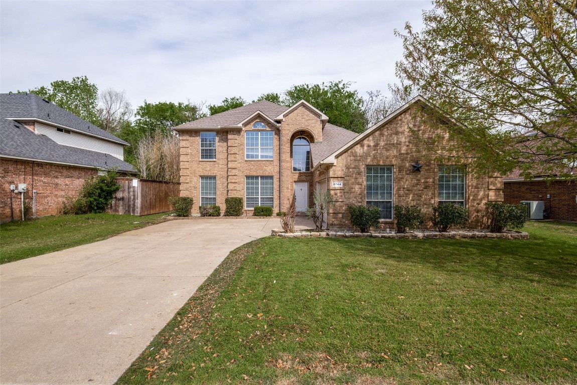 5744 Derek Way Grand Prairie TX 75052
