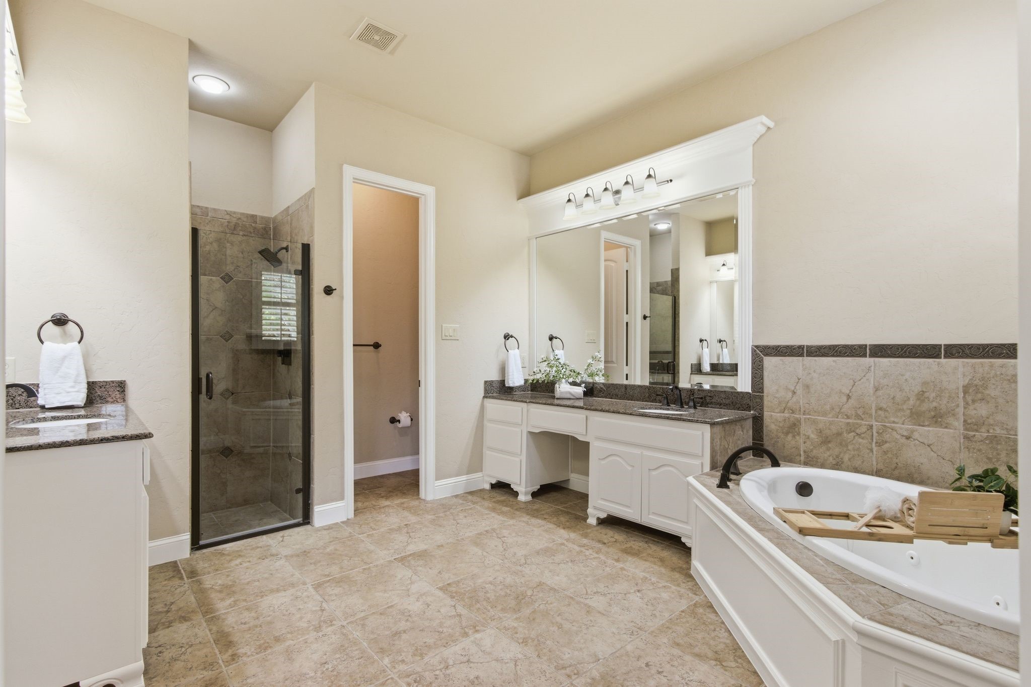 1226 Luna Lane Garland TX 75044