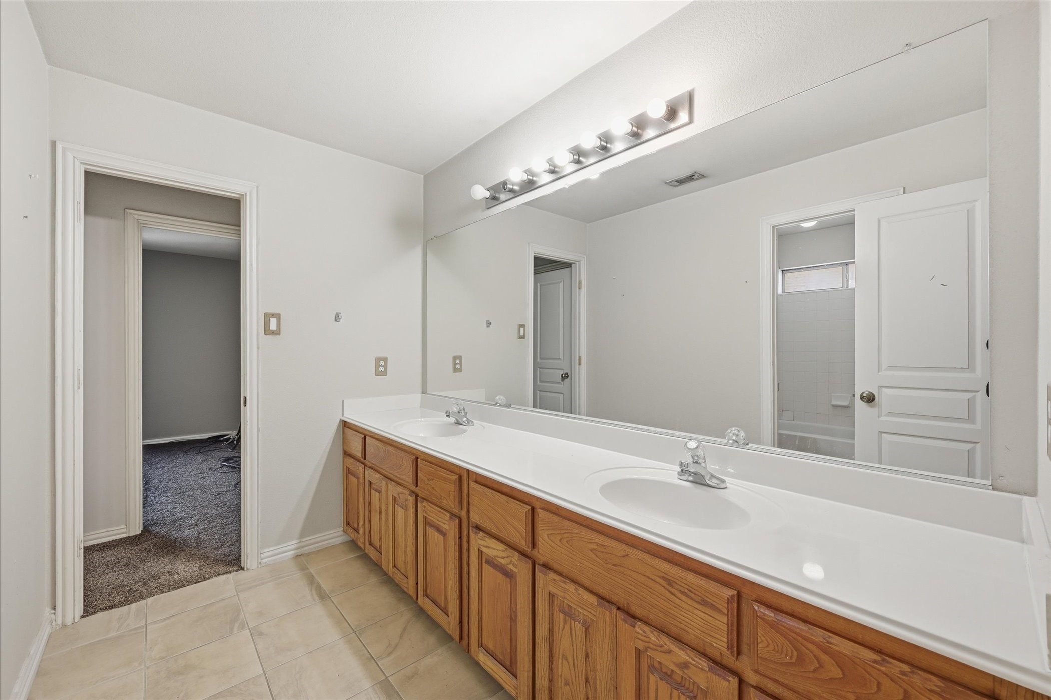 2831 Atrium Drive Grand Prairie TX 75052