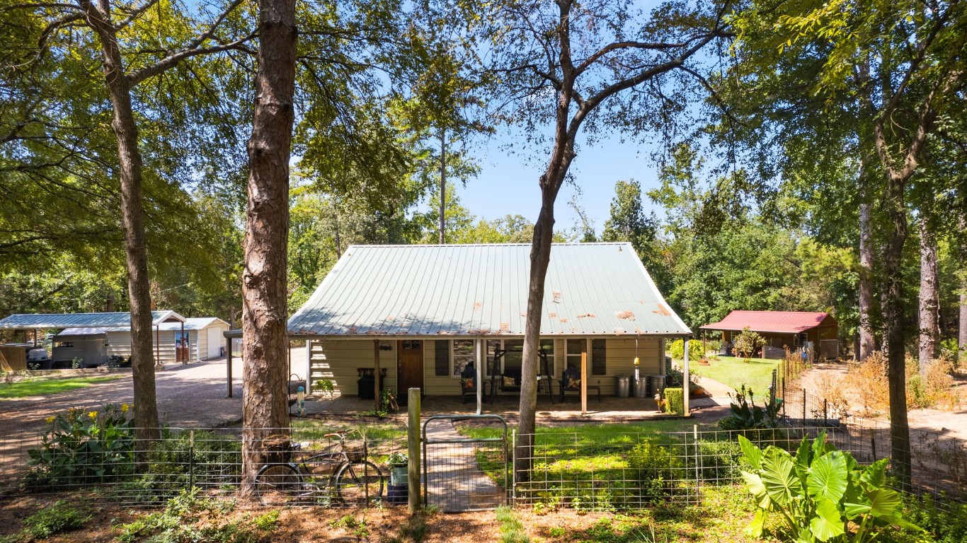 520 Vz County Road 4805 Chandler TX 75758