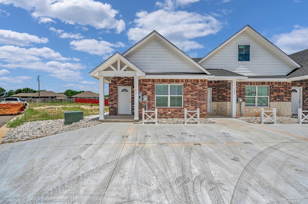 128 Morris Court Mcgregor TX 76657