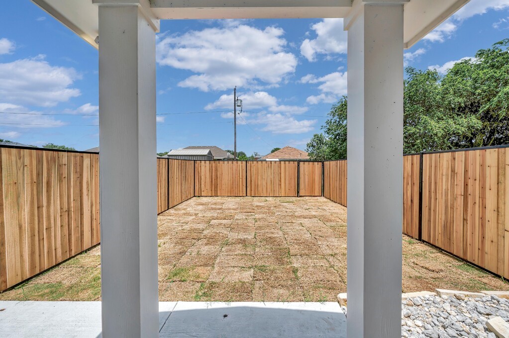 128 Morris Court Mcgregor TX 76657
