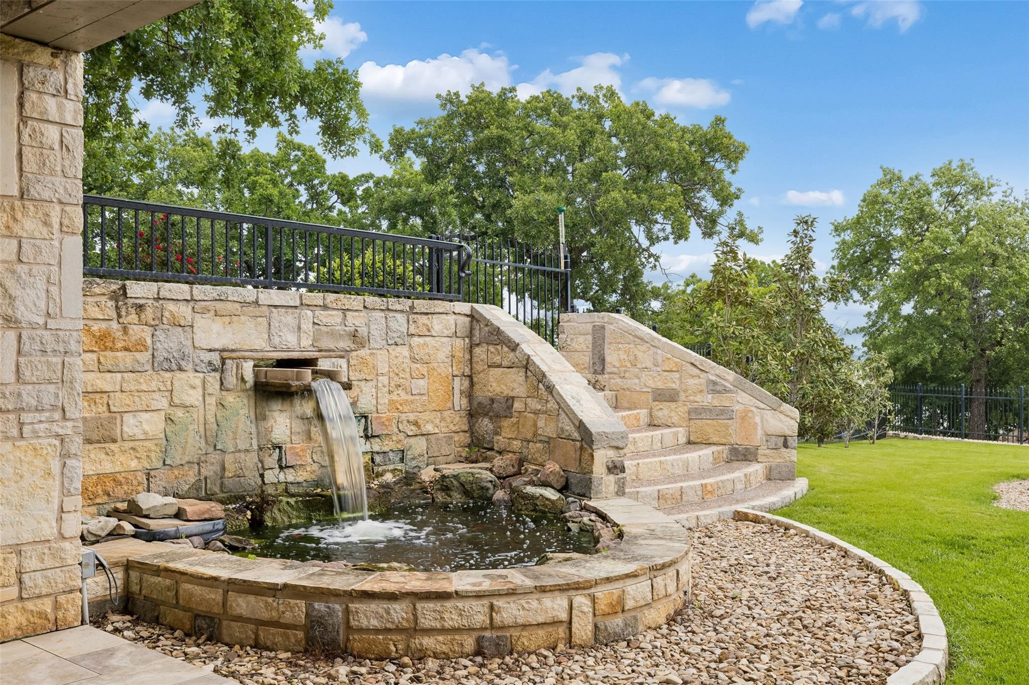 826 Cimmarron Bay Drive Runaway Bay TX 76426