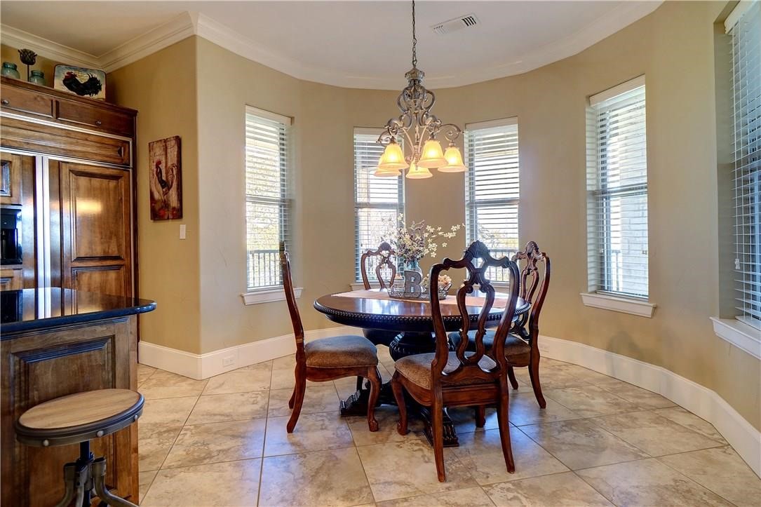 826 Cimmarron Bay Drive Runaway Bay TX 76426