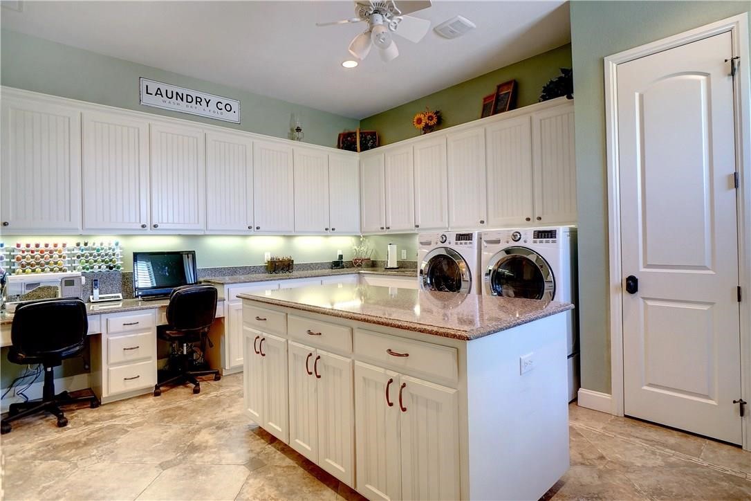 826 Cimmarron Bay Drive Runaway Bay TX 76426