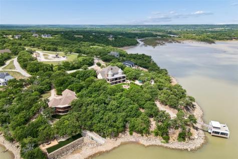 826 Cimmarron Bay Drive Runaway Bay TX 76426