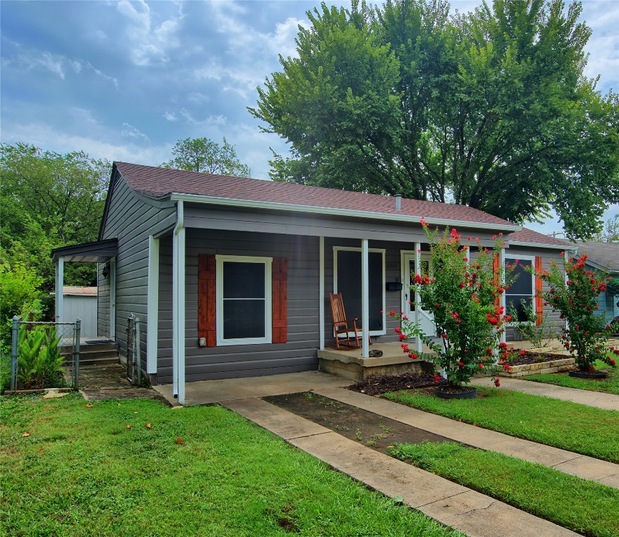 2204 Bonnie Brae Avenue Fort Worth TX 76111