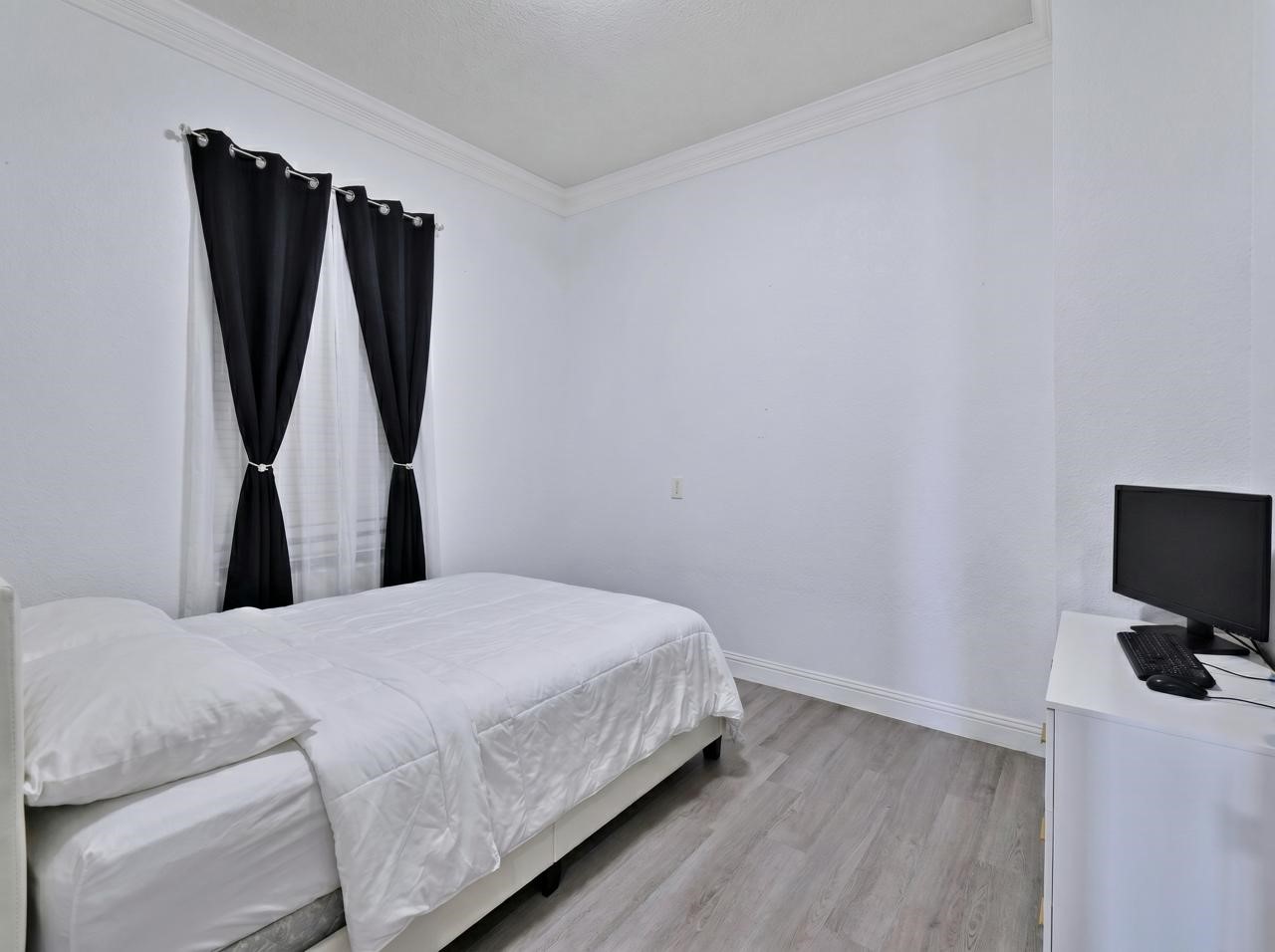 1811 Wesley Street Greenville TX 75401