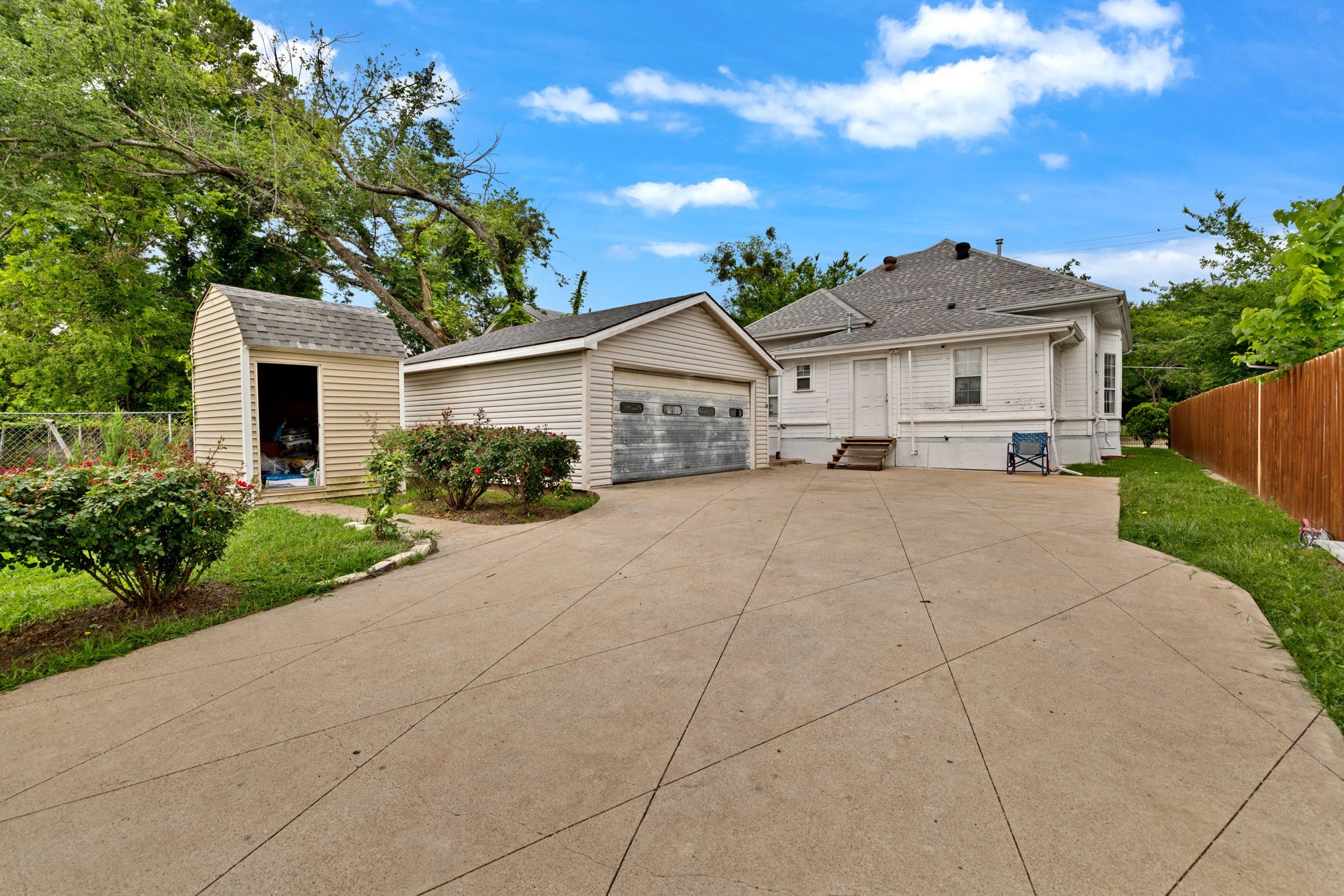1811 Wesley Street Greenville TX 75401