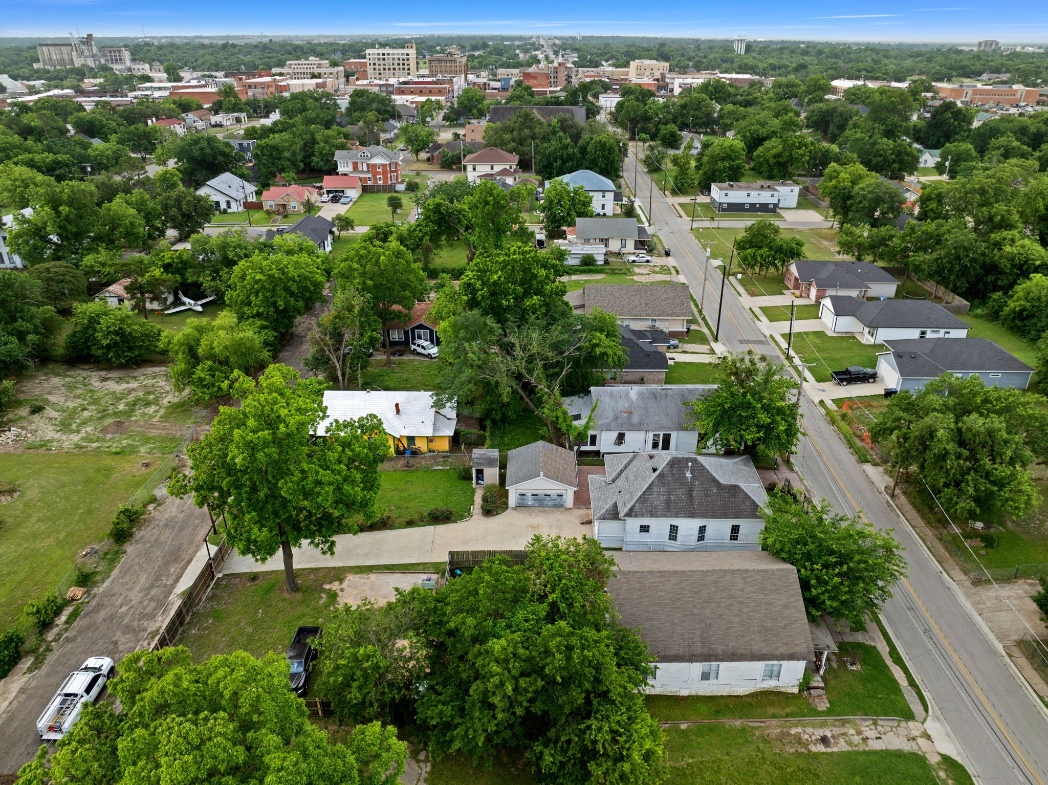1811 Wesley Street Greenville TX 75401