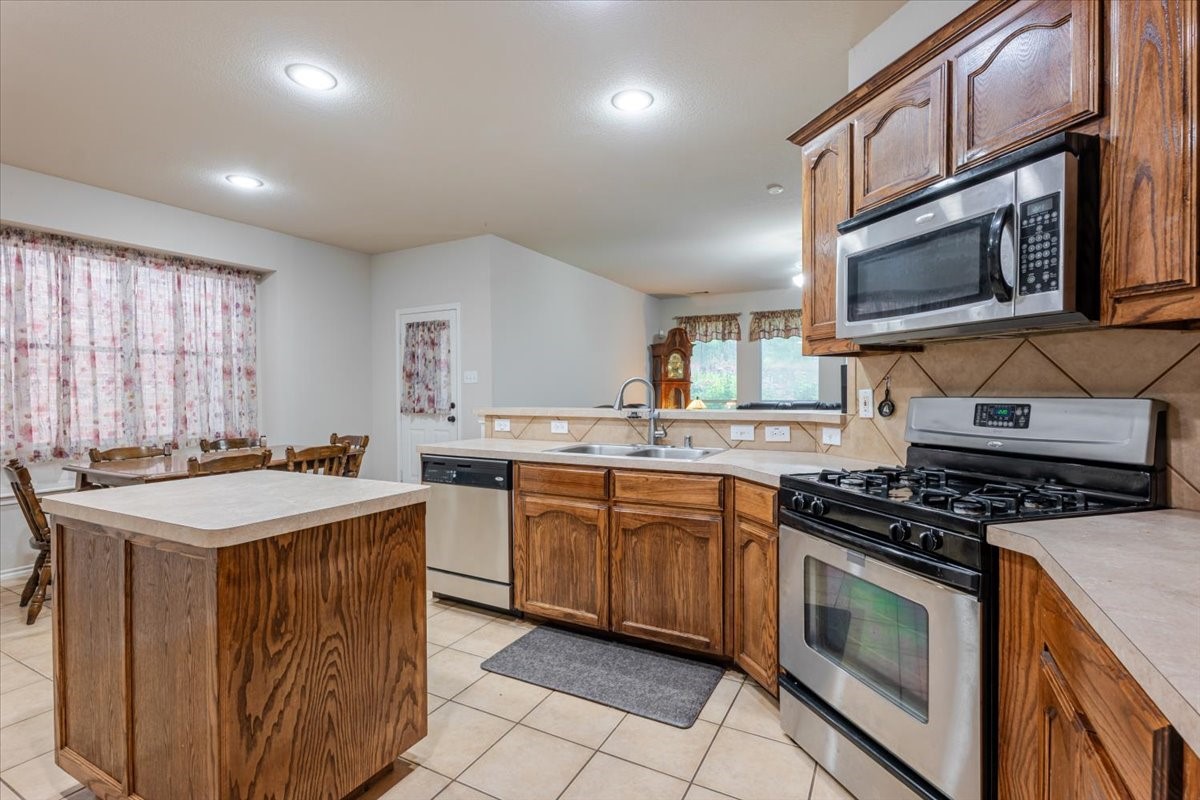7234 Summit Parc Drive Dallas TX 75249